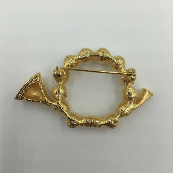 Gold Tone FRENCH HORN Bugle Faux Pearl Circle BROOCH Pin Wreath Music Instrument - Picture 2 of 2